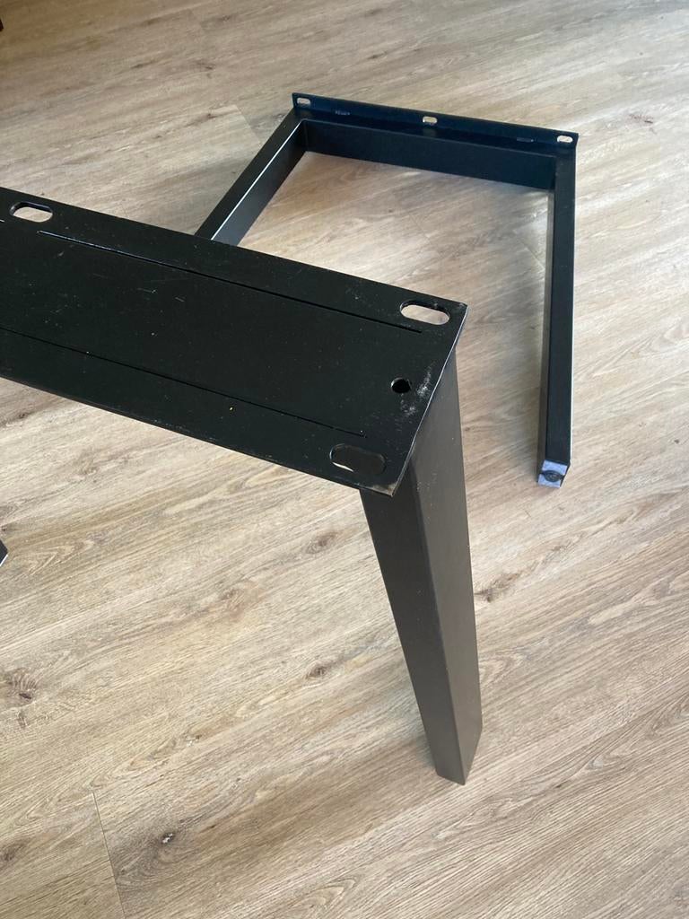Twee stevige tafelpoten, Ophalen, Tafelpoot, Gebruikt, 50 tot 100 cm