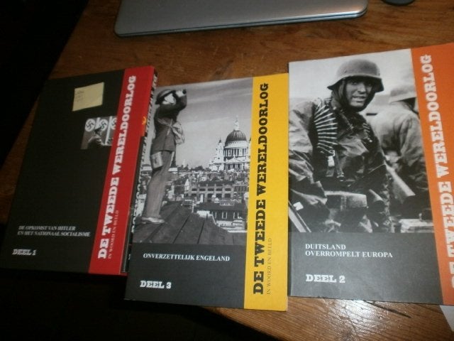 3 delen en cds de tweede wererdoorlog in woord en beeld, Boeken, Ophalen of Verzenden, Tweede Wereldoorlog, Nieuw, Overige onderwerpen