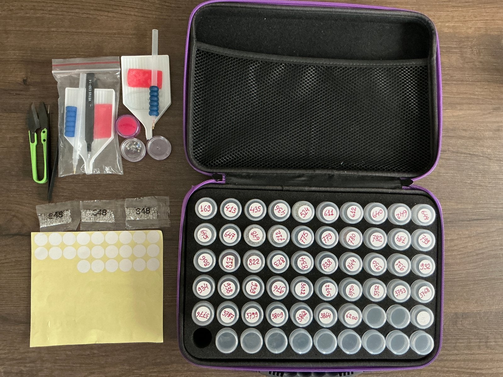 Diamond Painting opbergdoos met accessoires -zie foto’s (KWF, Ophalen of Verzenden, Zo goed als nieuw, Knutselwerk