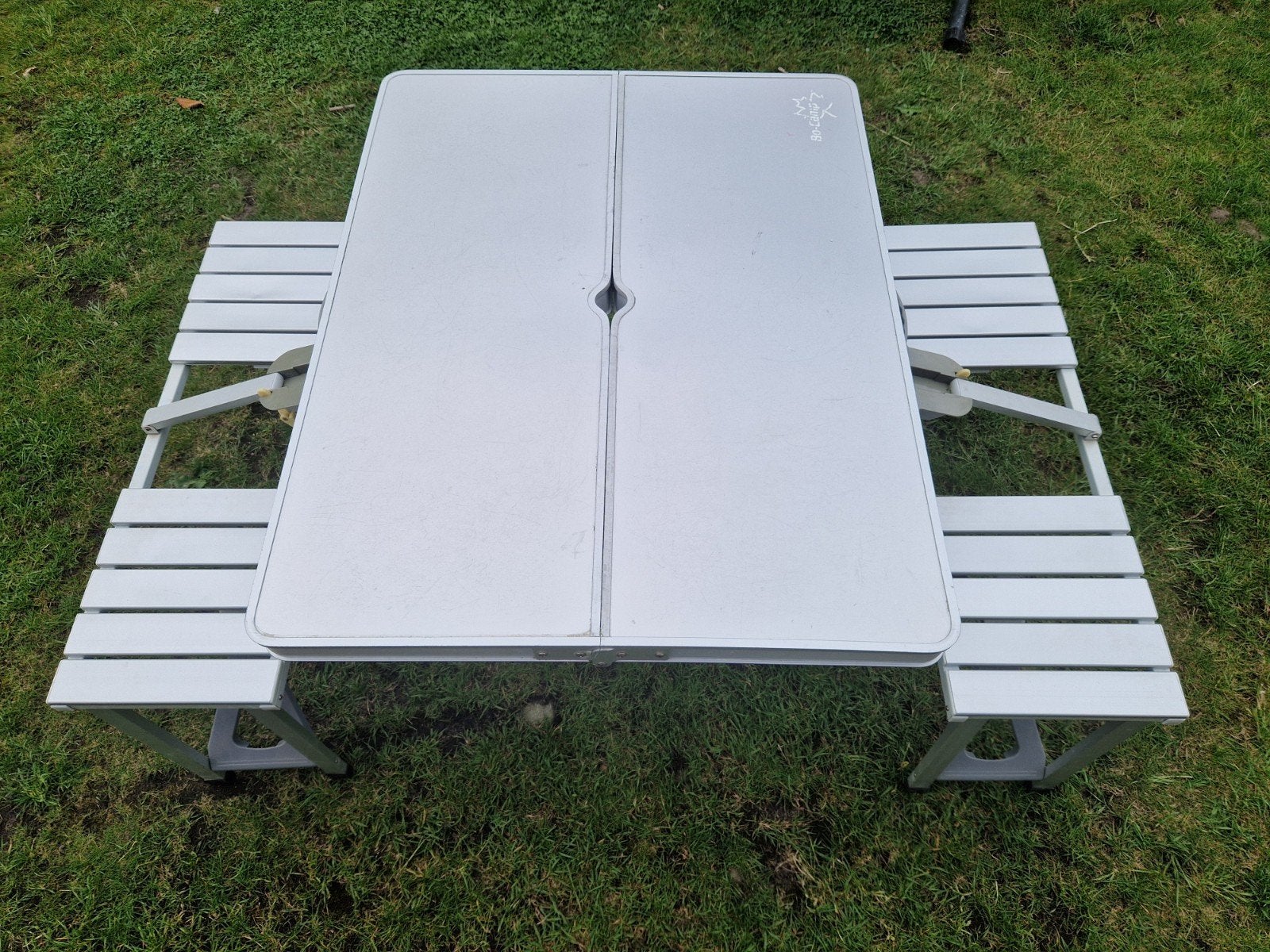 Inklapbare picknicktafel van aluminium. Handig voor kamperen, Tuin en Terras, Picknicktafels, Ophalen of Verzenden, Rechthoekig