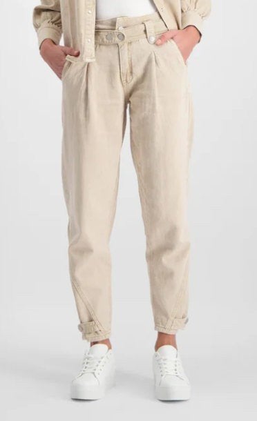 SALLY JEANS desert spijkerbroek met leuke details 38 [30], Kleding | Dames, Spijkerbroeken en Jeans, Verzenden, Zo goed als nieuw