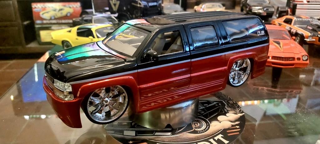 Chevy suburban dub city jada no box mint staat, Hobby en Vrije tijd, Modelauto's | 1:18, Ophalen of Verzenden, Zo goed als nieuw