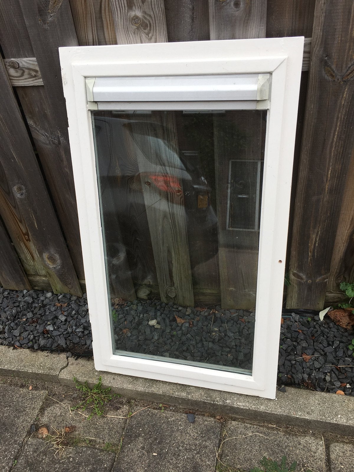 Hardhouten raam met dubbelglas en rooster, Ophalen, Gebruikt, Minder dan 75 cm, 75 tot 150 cm