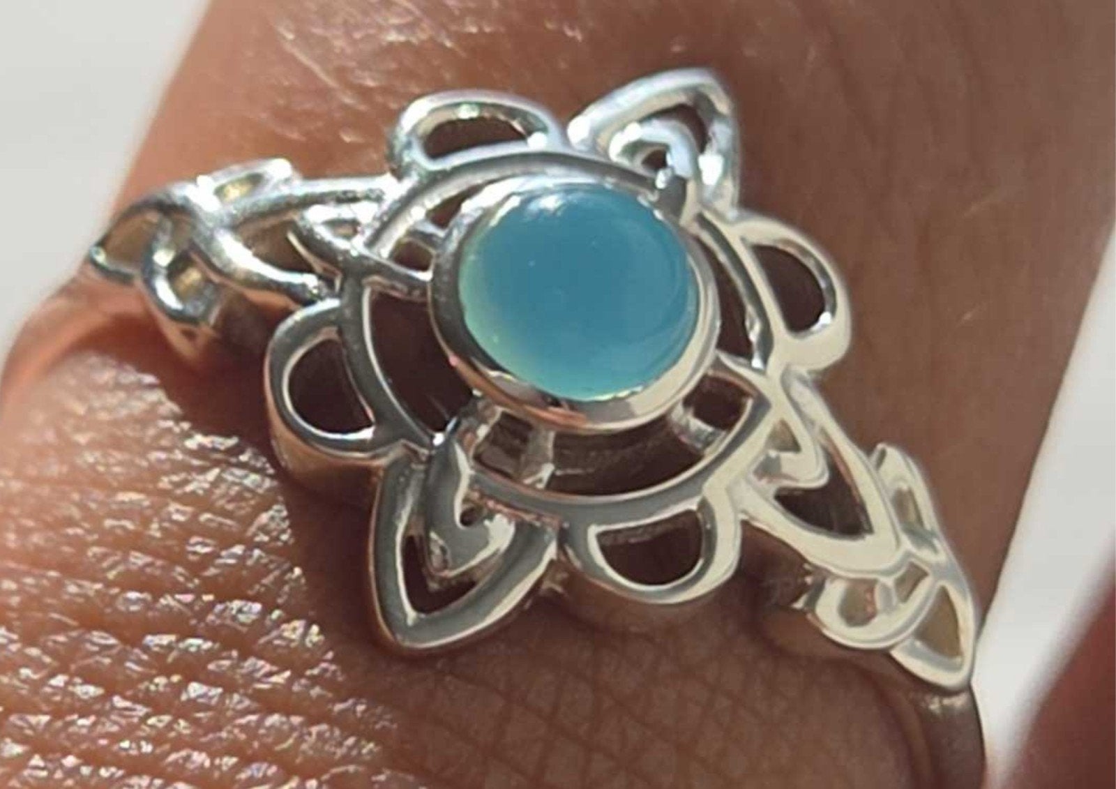 925 Zilveren Keltische Ring met Blauwe Chalcedoon Steen, Sieraden, Tassen en Uiterlijk, Ringen, Blauw, Nieuw, Ophalen of Verzenden