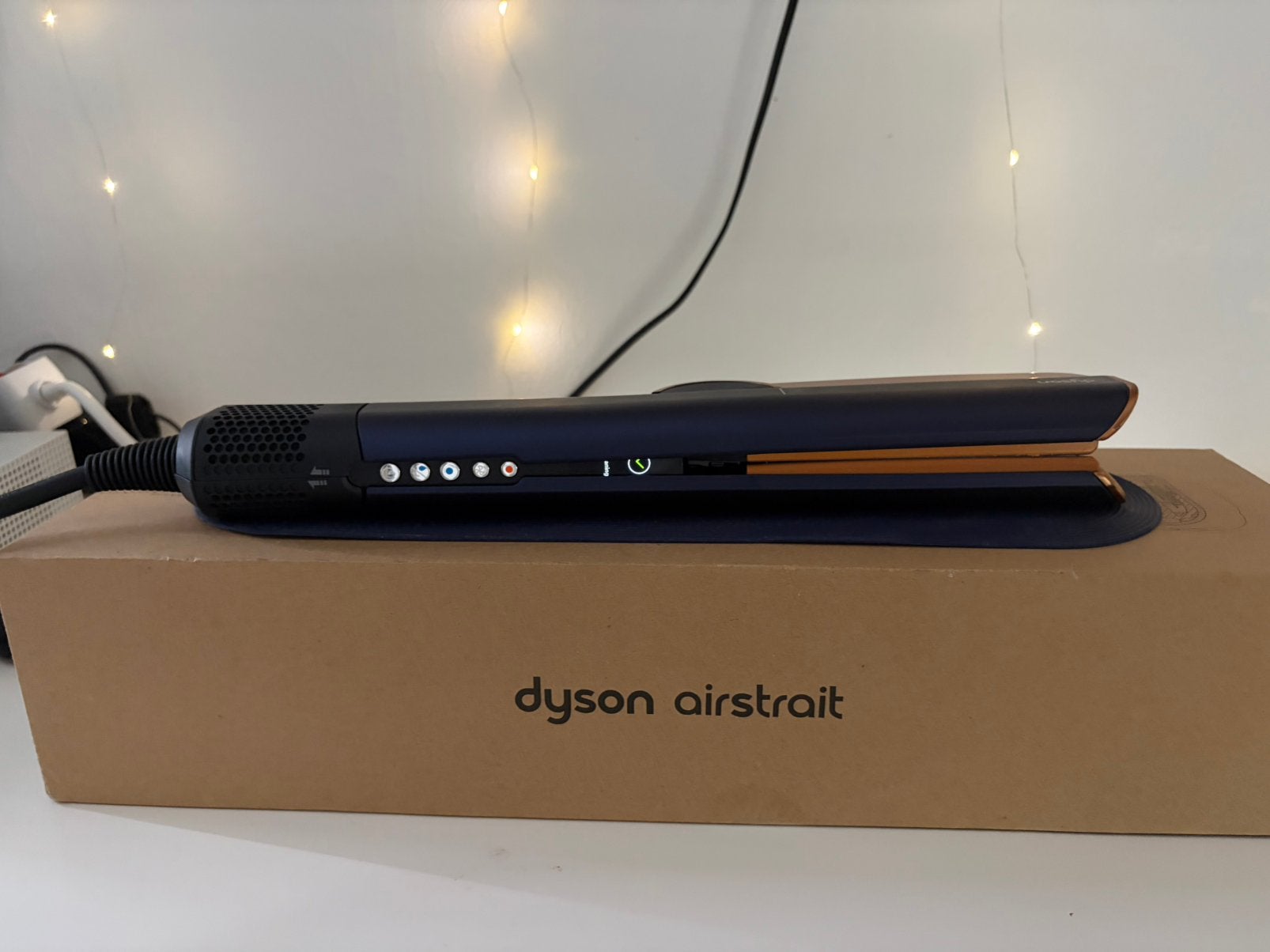 Dyson airstrait, Ophalen of Verzenden, Zo goed als nieuw, Föhn of Haardroger