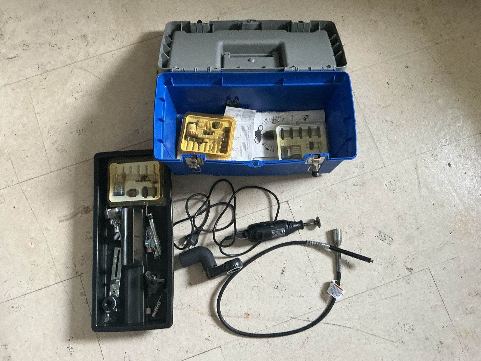 Complete Dremel set in handige gereedschapskist, Ophalen of Verzenden, Gebruikt, Multitool, Overige merken