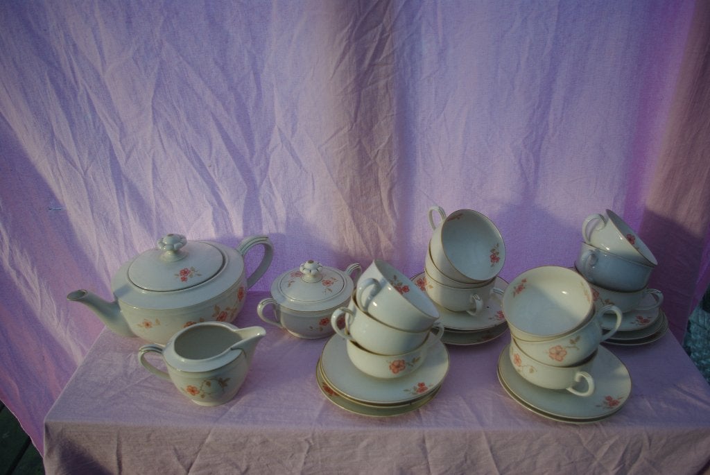 Thee servies met bloemmotief, Antiek en Kunst, Ophalen of Verzenden