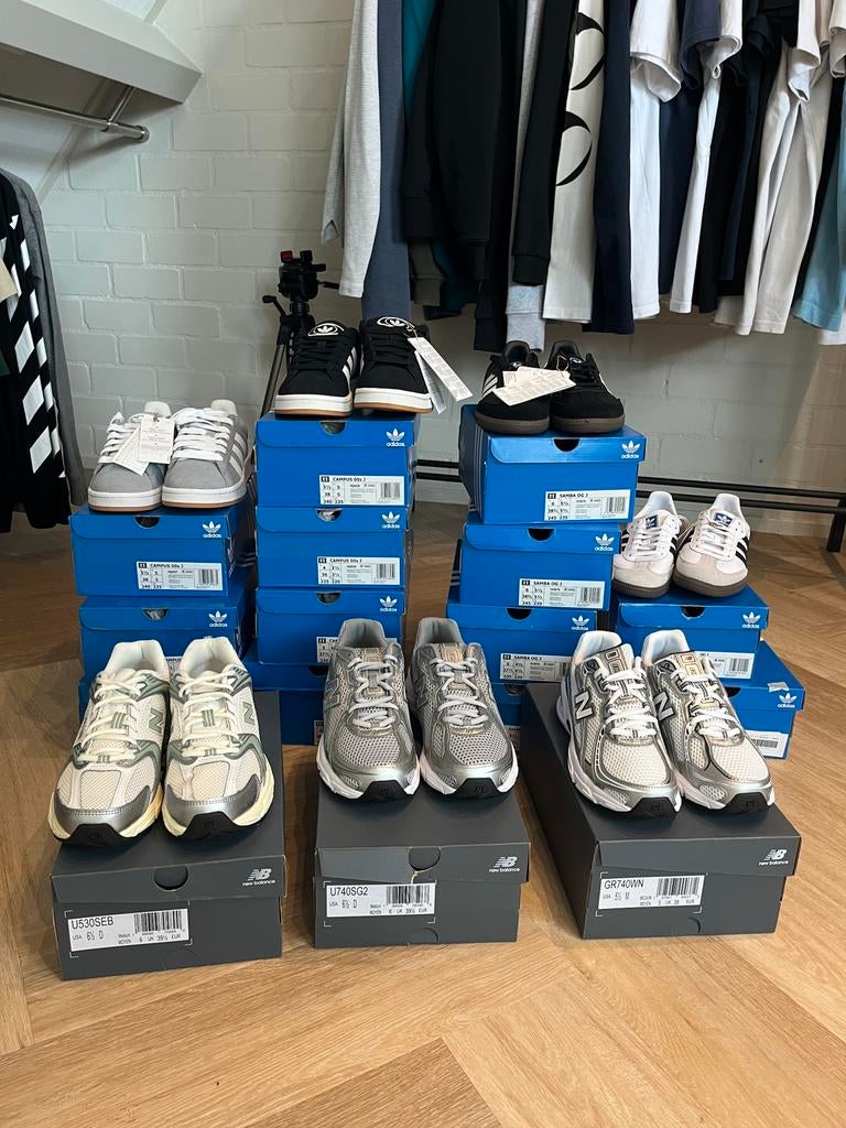 Partij sneakers te koop – 15 paar Adidas & New Balance, Adidas, Zwart, Nieuw, Ophalen of Verzenden