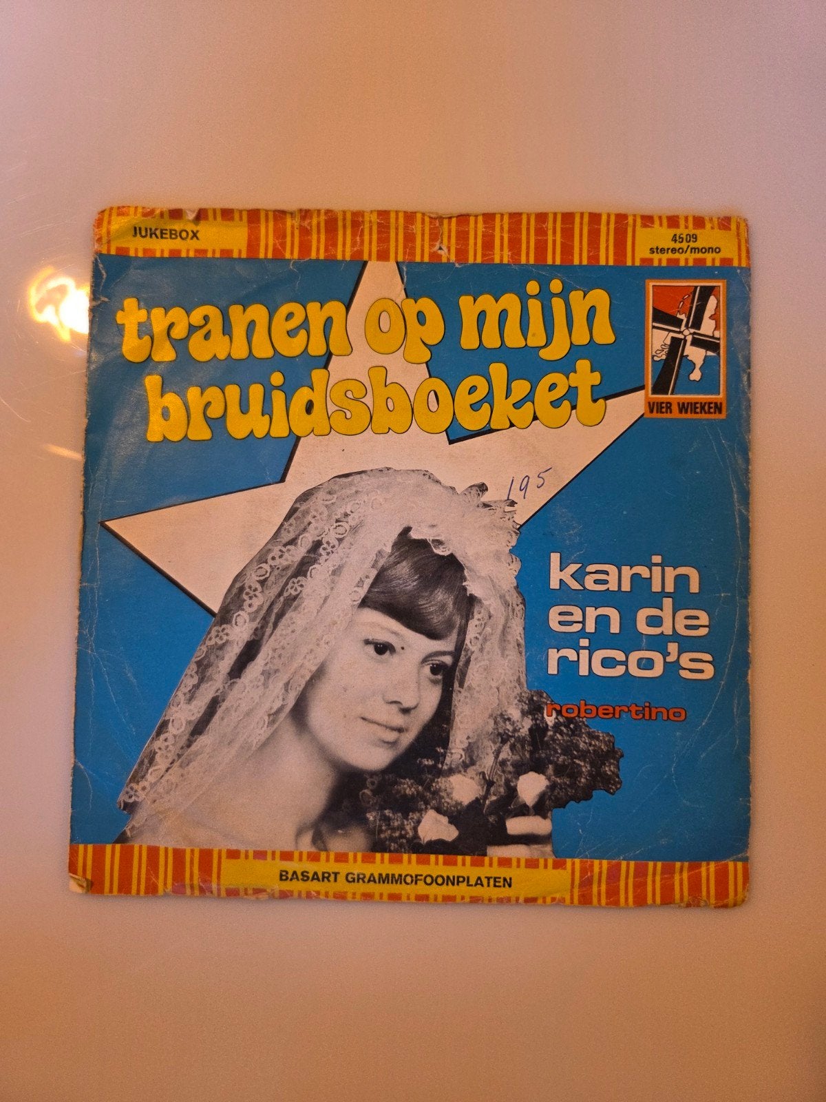 Karin en de Rico's - Tranen op mijn bruidsboeket, Ophalen of Verzenden, Gebruikt, 7 inch, Nederlandstalig