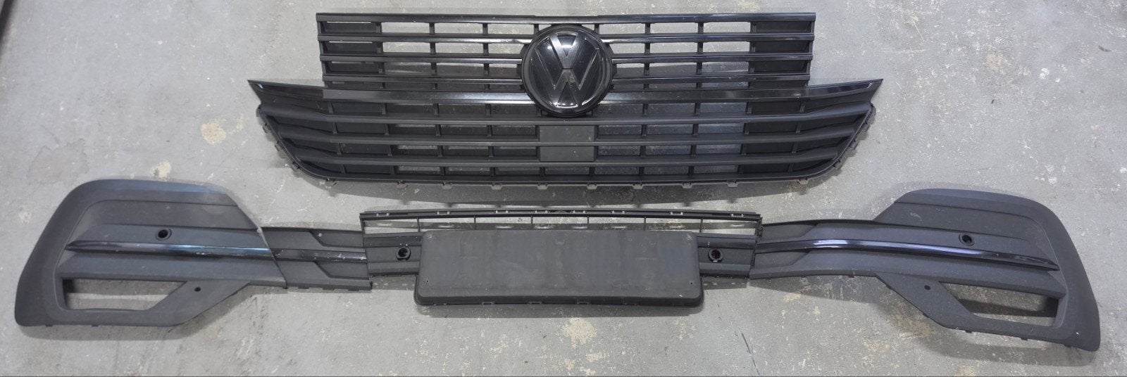 VW Transporter T6.1 Grill Set - Matzwart (origineel chroom), Gebruikt, Ophalen of Verzenden, Bumper, Volkswagen