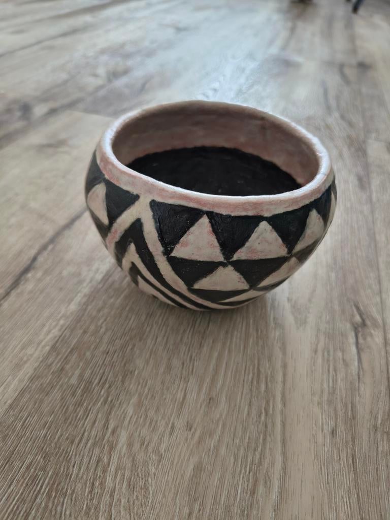 Prachtige handgemaakte zwart witte schaal, pot, bloempot., Onb, Rond, Ophalen of Verzenden, Onb