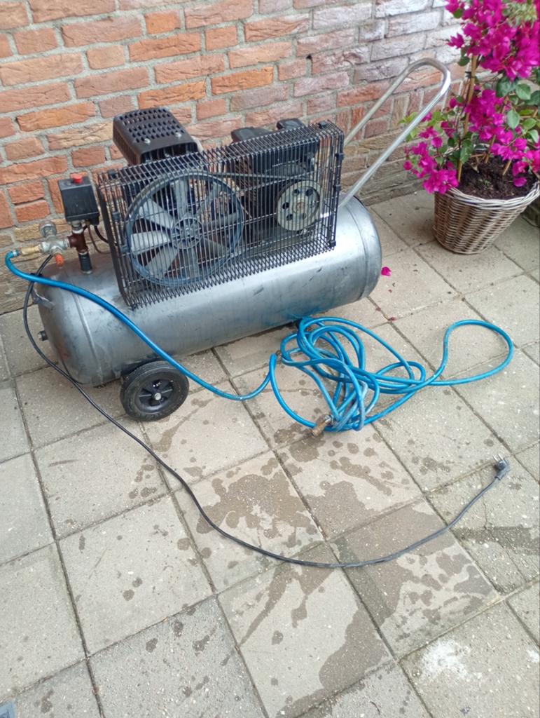 Compressor met 10 meter slang, Doe-het-zelf en Verbouw, Compressors, 100 liter of meer, 200 tot 400 liter/min, Info@sandersverbouwingen.com