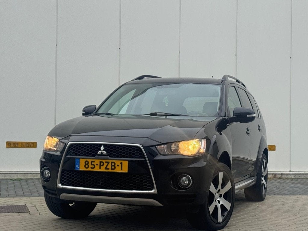 Mitsubishi Outlander 2.0 MPI 2WD CVT 2011 Zwart, Auto's, Mitsubishi, Particulier, Outlander, LPG, C, SUV of Terreinwagen, Automaat