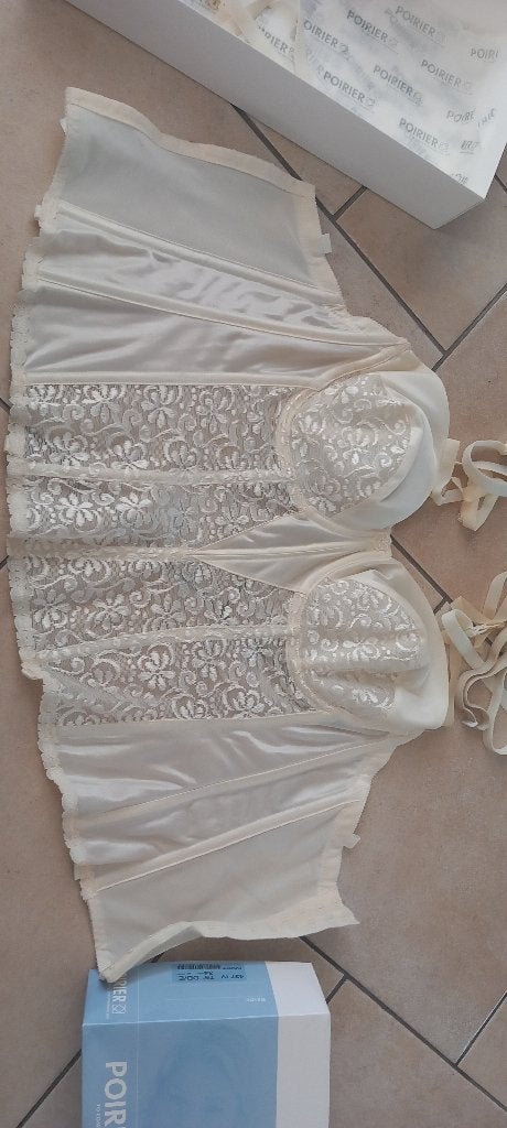 Bruid Bridal bodywear BH Poirier, Ophalen of Verzenden, Zo goed als nieuw, Overige kleuren, Accessoires