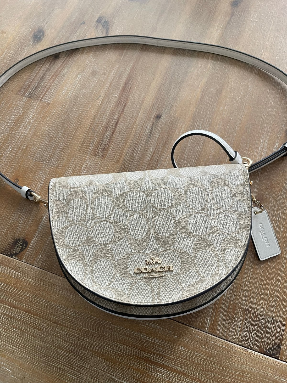 Coach Schoudertasje - Zo goed als nieuw in perfecte staat, Ophalen of Verzenden, Zo goed als nieuw, Beige, Schoudertasje