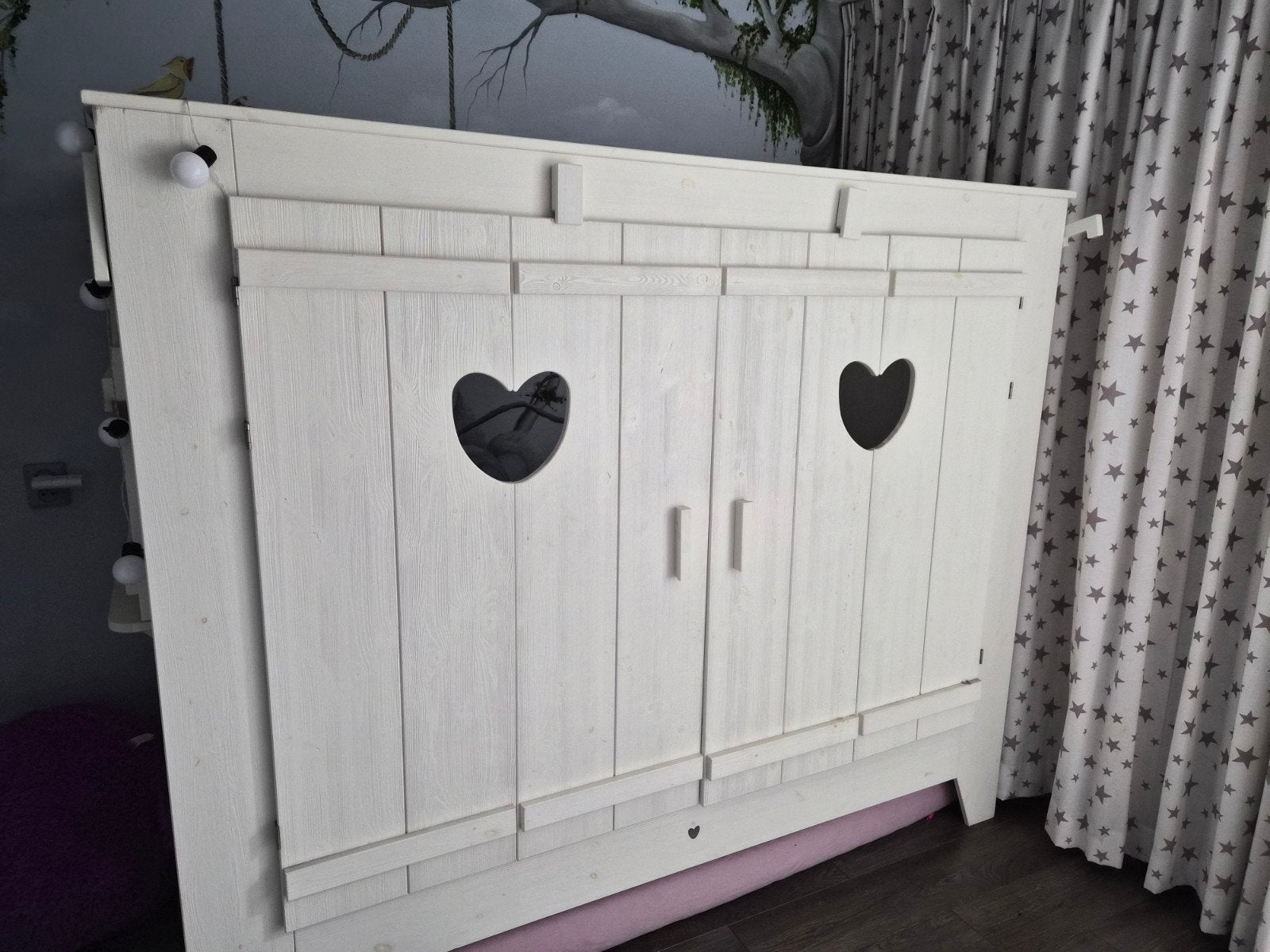 bedstee voor een kind, Ophalen