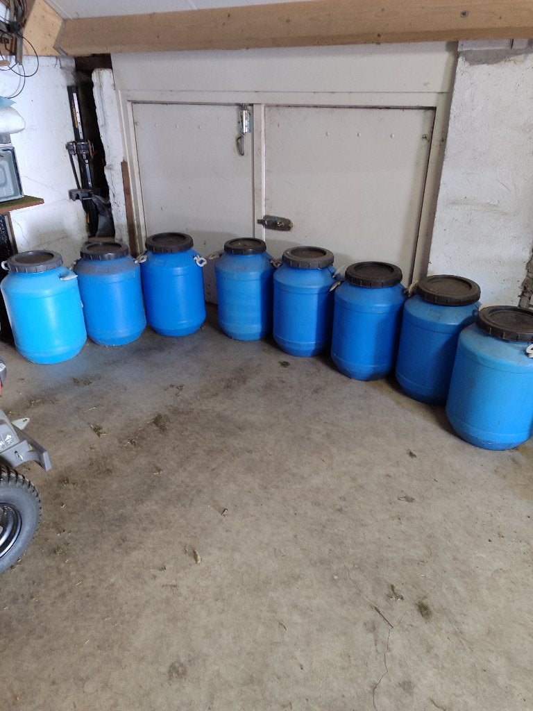 8 plastic vaten, Minder dan 75 liter, Ophalen, Gebruikt, Kunststof