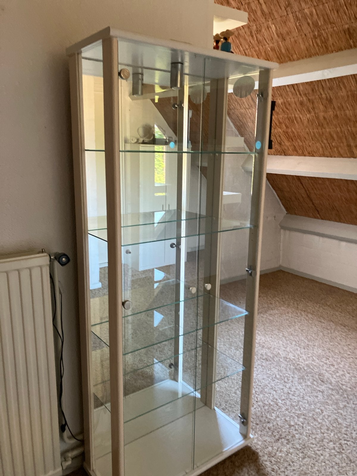 Glazen vitrinekast met spiegel achterwand, 180x74x34 cm, Ophalen, Met plank(en), Gebruikt, 50 tot 100 cm