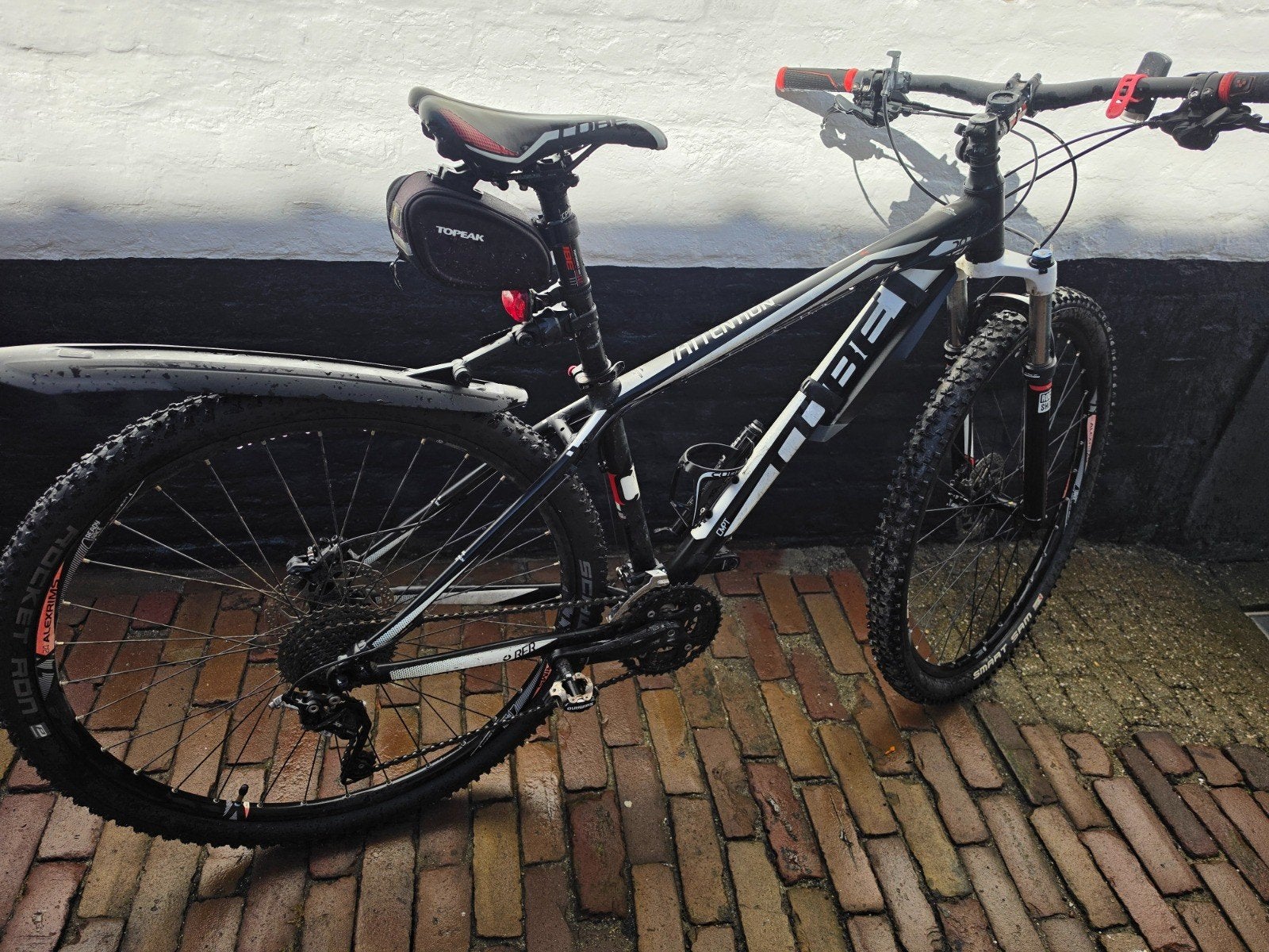 Foto 2 van Cube Attention heren mountainbike