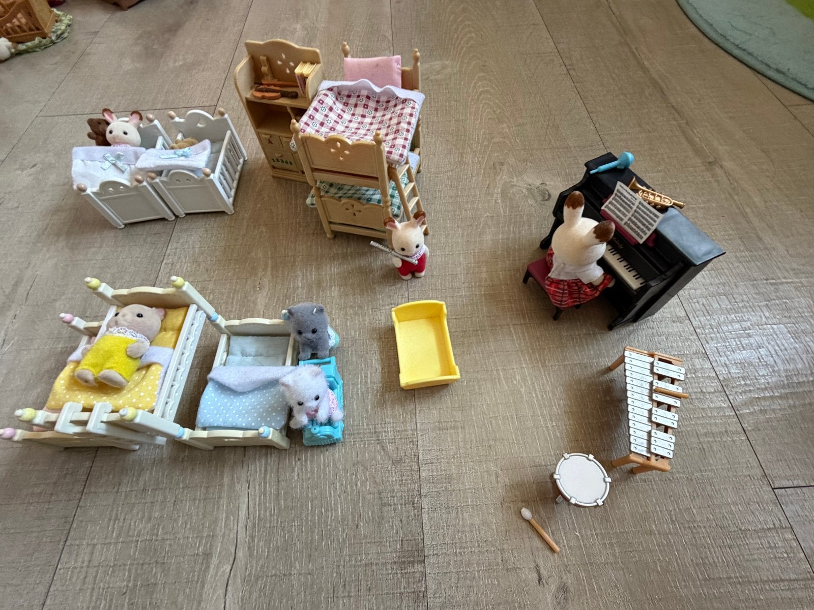 Grote Sylvanian Families set met meubels en figuren, Ophalen of Verzenden, Gebruikt, Jongen of Meisje