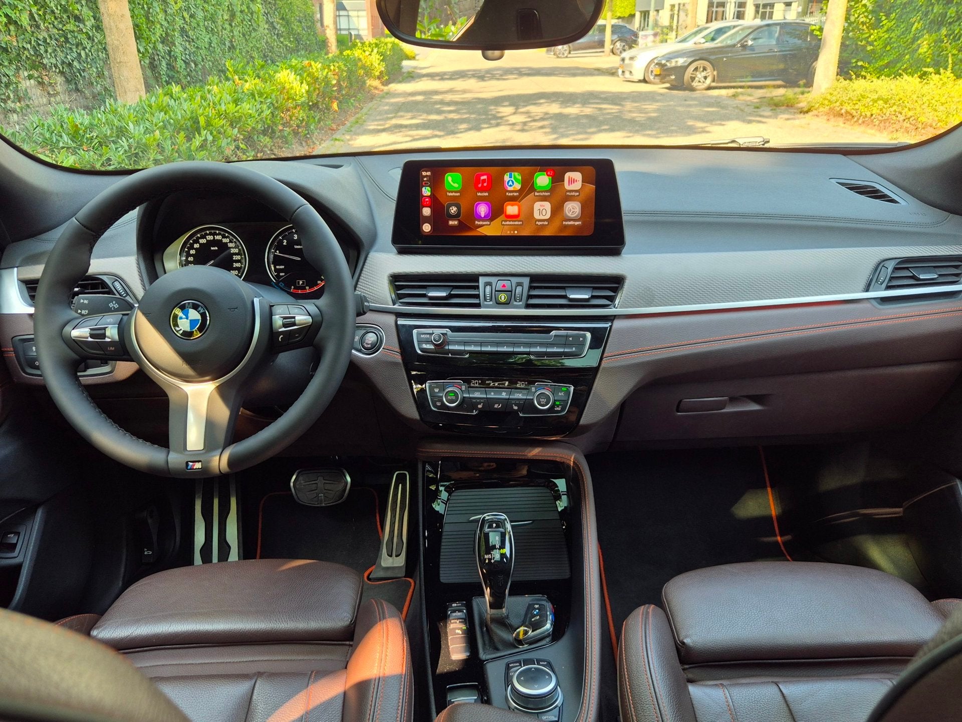 BMW X2 M Sport EDITION M MESH Brooklyn Grau 10inch Touch Scr, Gebruikt, 3 cilinders, 1405 kg, Zilver of Grijs