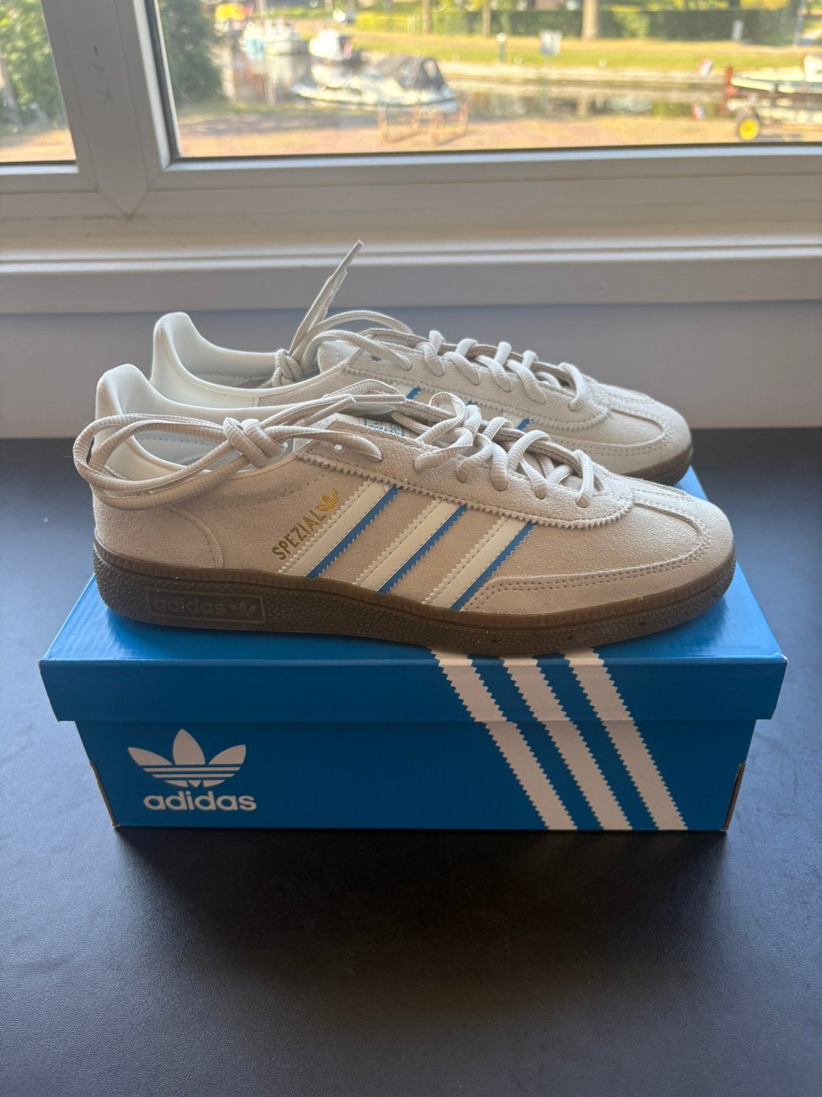 Adidas Handball Spezial Aluminum Bright Blue | EU 39 1/3, Blauw, Nieuw, Ophalen of Verzenden, Sneakers of Gympen