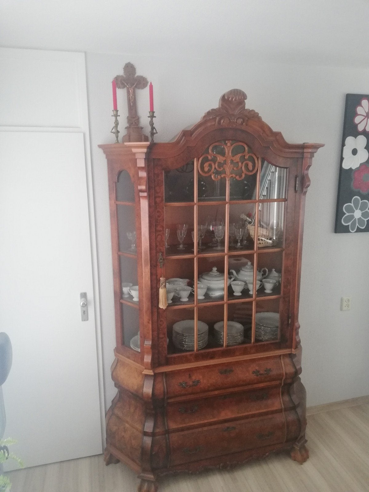 Ik verkoop een vitrinekast., Ophalen, 100 tot 150 cm, 200 cm of meer, Zo goed als nieuw