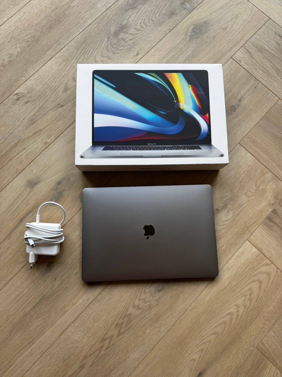 Apple Macbook Pro 16' i9 2.4GHz / 32GB/512GB/