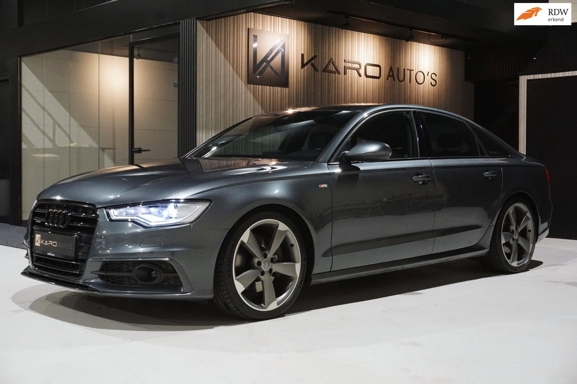 Audi A6 Limousine 3.0 TDI Quattro S-line Bose Camer ACC Leer, Auto's, Automaat, Euro 5, Gebruikt, Zwart