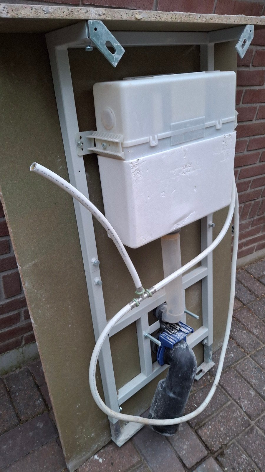 Inbouwreservoir toilet met frame en bedieningspaneel, Ophalen, Gebruikt, Toilet