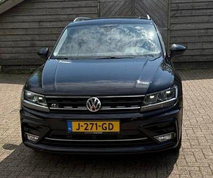 Volkswagen Tiguan 2.0 TSI 4Motion R-Line | Full Option, Auto's, Volkswagen, 4 cilinders, 1984 cc, 2500 kg, Zwart