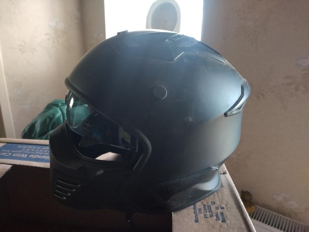 matzwarte brommerhelm maat M 57/58 ECER22-05, Fietsen en Brommers, Brommerhelmen, Ophalen of Verzenden, Zo goed als nieuw, Medium