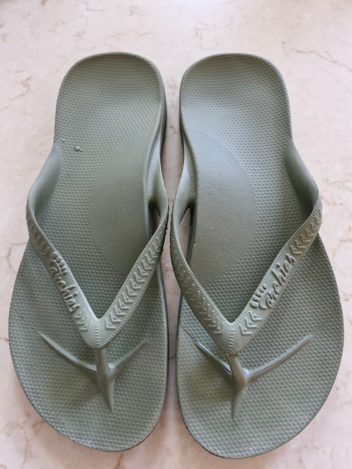 Archies slippers - Olijfgroen - Maat 39.5-40 ZGAN, Ophalen of Verzenden, Zo goed als nieuw