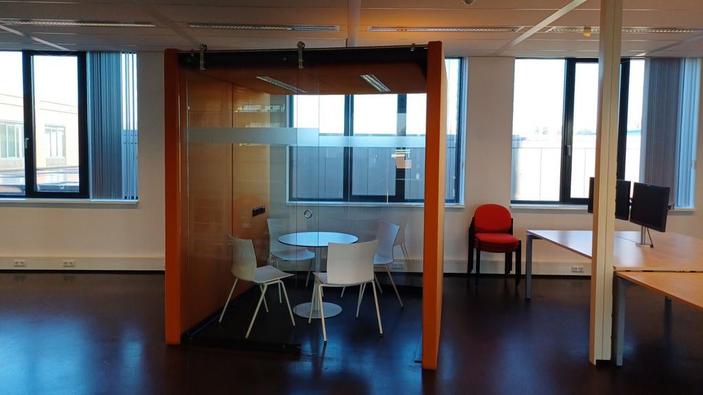 Geluidsarme spreekkamers,  zithoeken, hoog laag werkplekken, Zakelijke goederen, Kantoor en Winkelinrichting | Kantoormeubilair en Inrichting