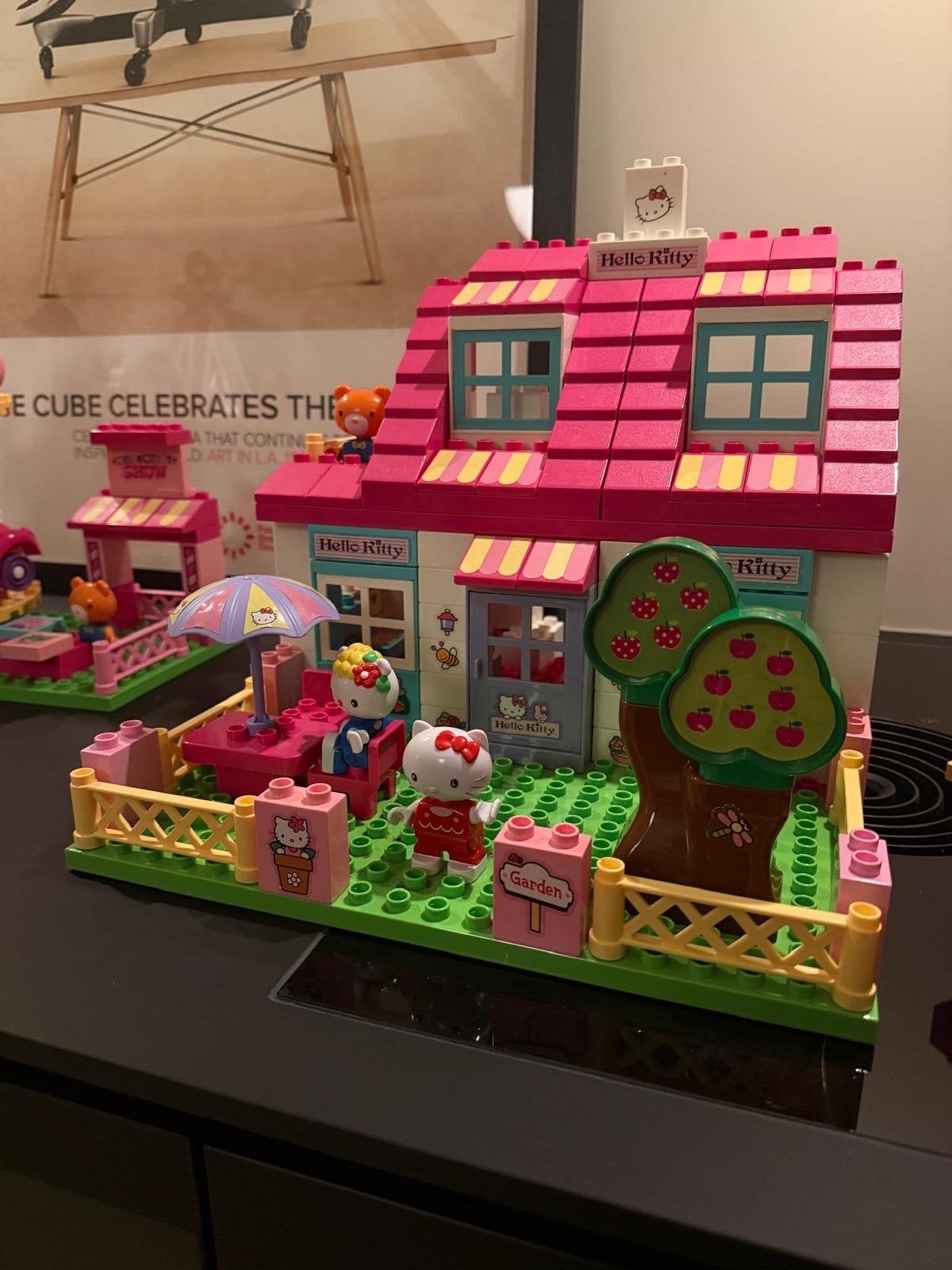 Grote Hello Kitty Duplo collectie met trein en huis, Ophalen, Gebruikt, Overige merken