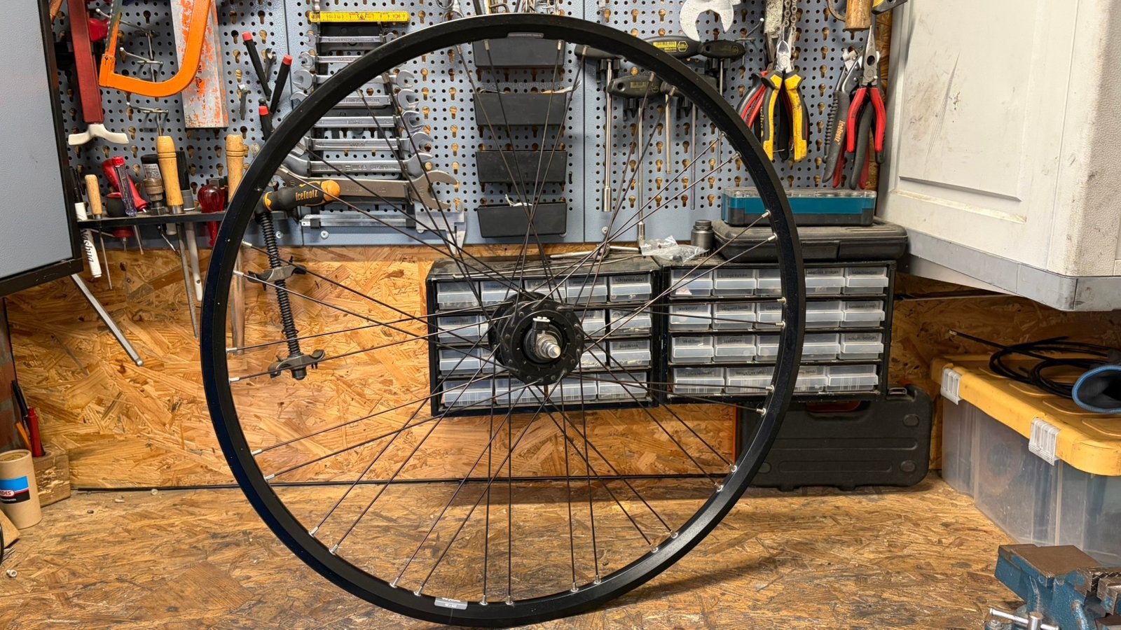 Voorwiel 28 inch met naafdynamo, Fietsen en Brommers, Wiel, Gebruikt, Ophalen of Verzenden, Aluminium