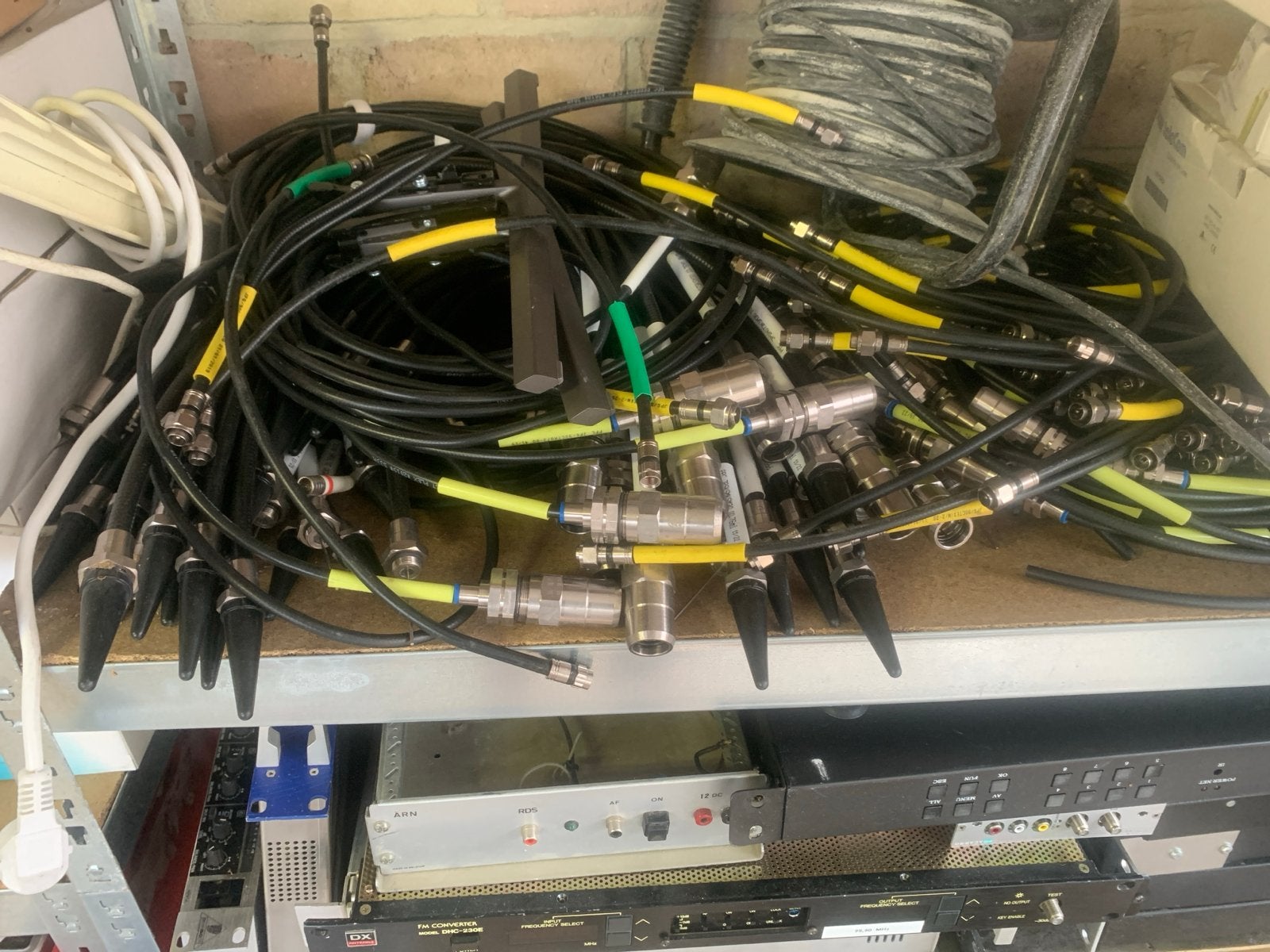 Grote partij CAI coax componenten en kabels, Ophalen, Gebruikt, 10 meter of meer, Coaxiale kabel