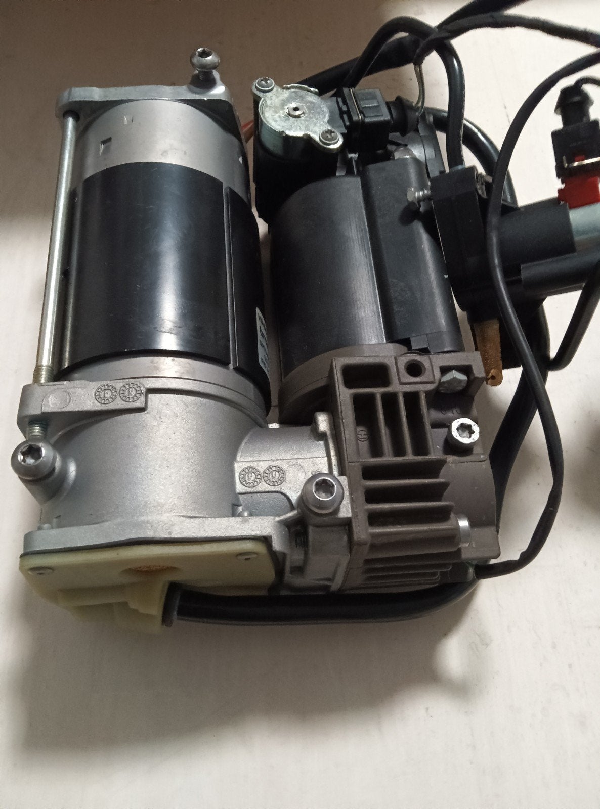 Range Rover L322  Wabco luchtvering compressor, Ophalen of Verzenden, Gereviseerd, Land Rover