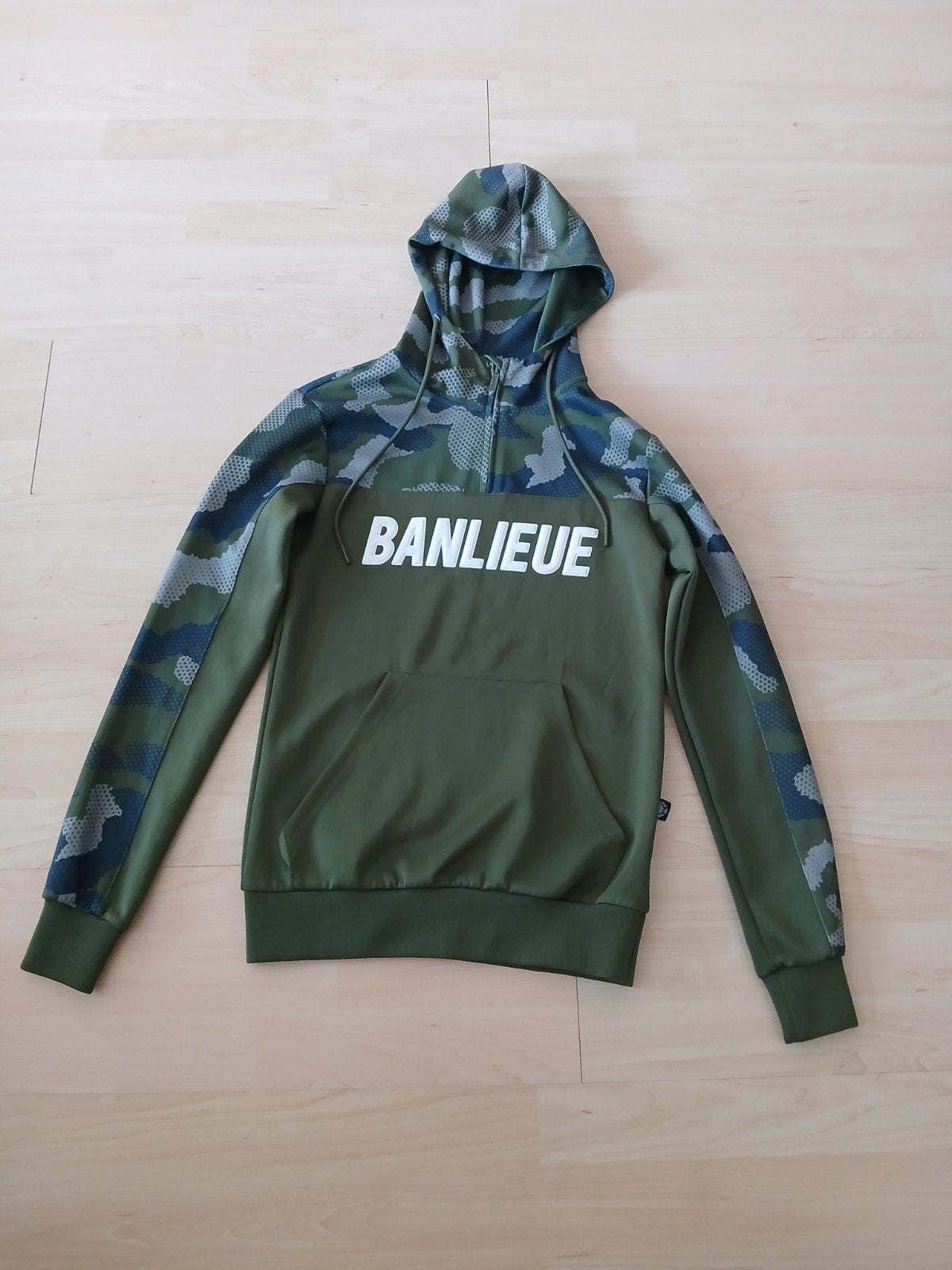 Banlieue trainingspak - Groen camouflage, Ophalen, Maat 52/54 (L), Zo goed als nieuw, Groen