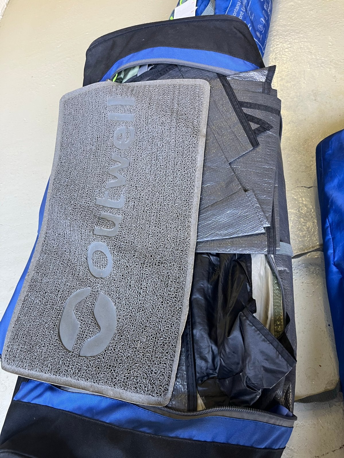 Outwell Montana 6 tent met voortent - zo goed als nieuw, Ophalen of Verzenden, Zo goed als nieuw, Tot en met 6