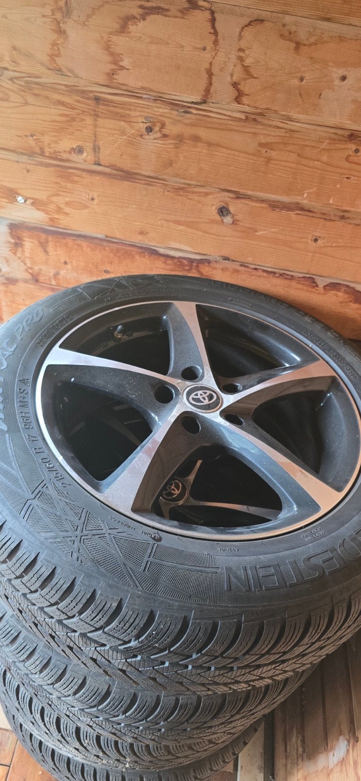 mooie velgen met mooie banden 215 60 17 toyota, Banden en Velgen, 17 inch, Personenwagen, Gebruikt
