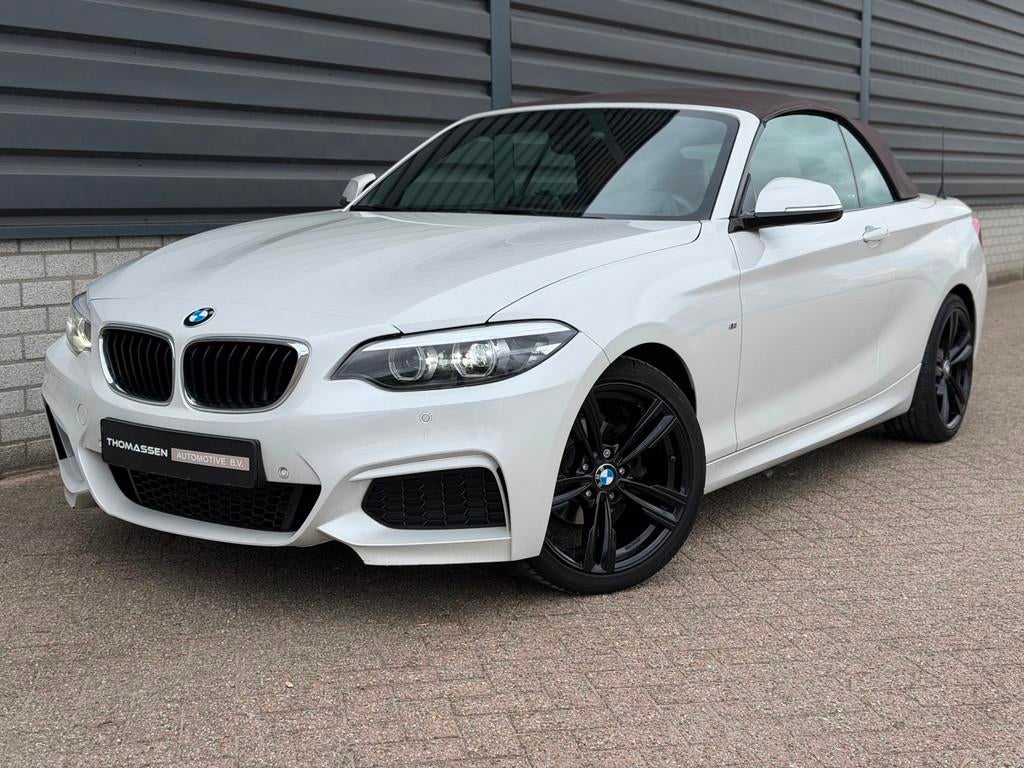 BMW 2-serie Cabrio 218i High Executive M Sport Xenon Navi, Auto's, BMW, Lichtsensor, Gebruikt, Euro 6, Cabriolet