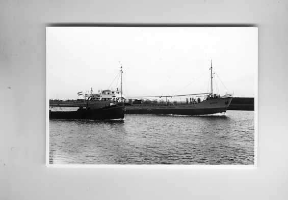 scheepvaart-foto-olympia, Ophalen of Verzenden, Zo goed als nieuw, Motorboot, Boek of Tijdschrift