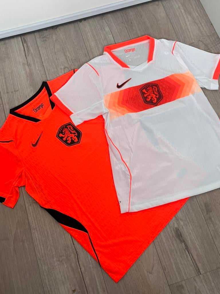 Nederlands elftal thuis/uit shirt binnenkort/reserveren, Ophalen of Verzenden, Zo goed als nieuw, Voetbal, Overige maten