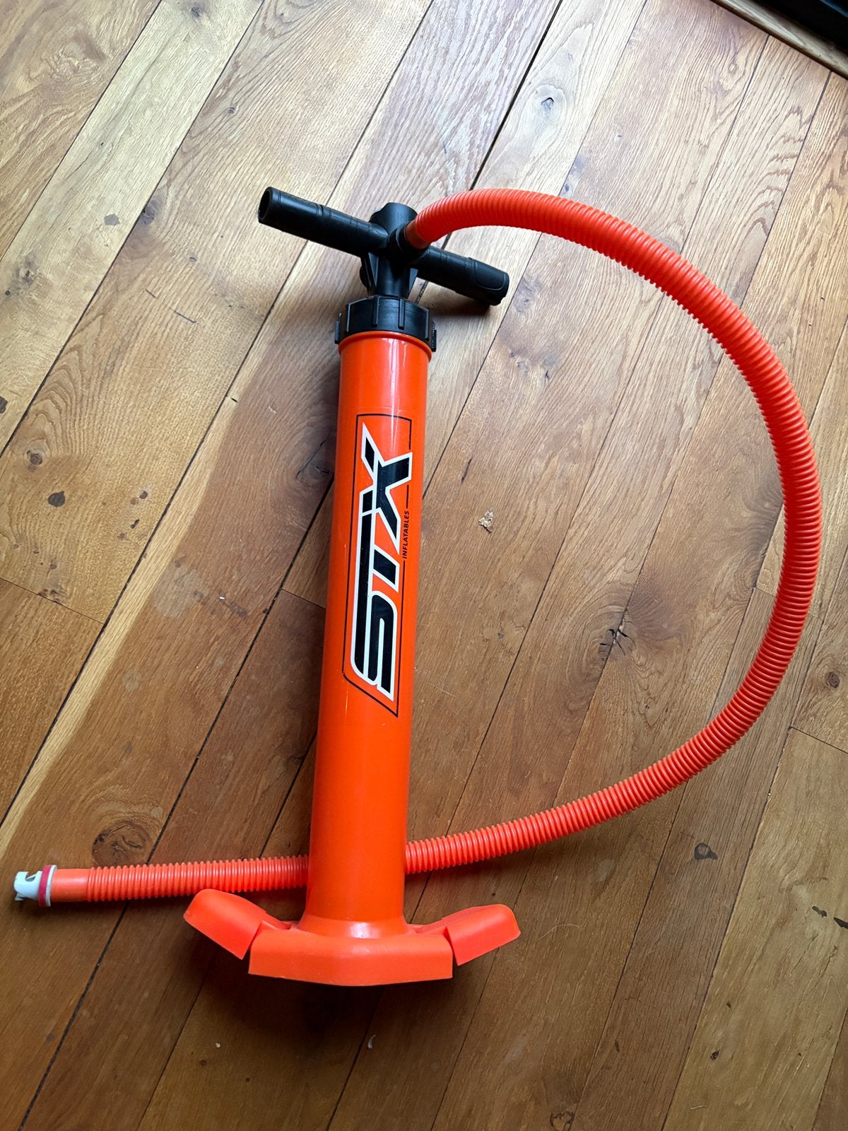 STX inflatables supp pomp, Ophalen of Verzenden, Zo goed als nieuw, SUP-accessoire
