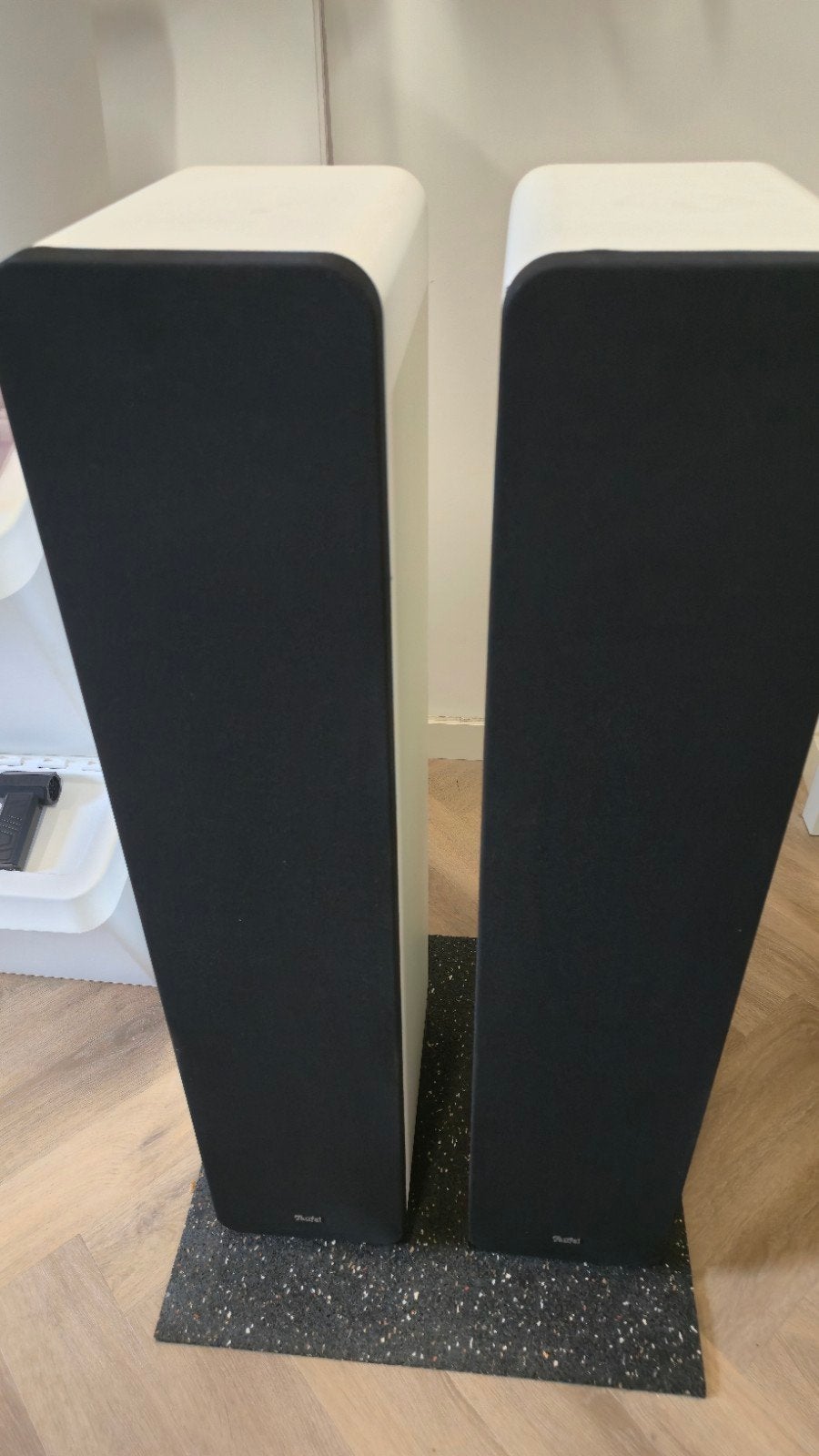 Teufel Ultima 40 MK2 Vloerstaande Luidsprekers (Wit), Vloerstaande luidspreker, Basreflex, Zo goed als nieuw, Ophalen