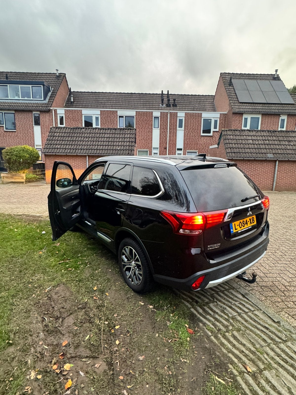 Mitsubishi Outlander 2.0 MPI 2WD CVT 2018 Zwart, Auto's, Automaat, Stof, Outlander, Zwart
