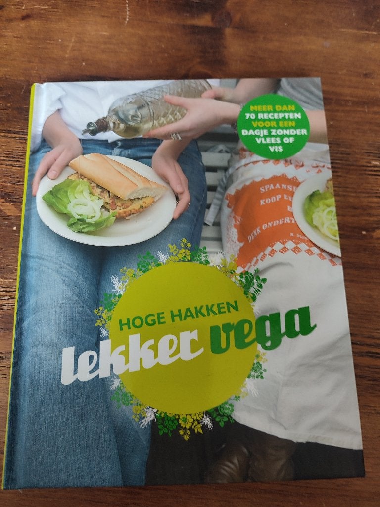 Kookboek "Hoge hakken lekker vega" te koop, Vegetarisch, Zo goed als nieuw, Nederland en België, Tapas, Hapjes en Dim Sum