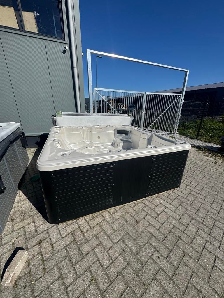 Gebruikte bubbelbad - Inruiler - Zo ingeruild, Info@SpaBoer.nl, Gebruikt, SpaBoer, Traan 5 9351 vm leek