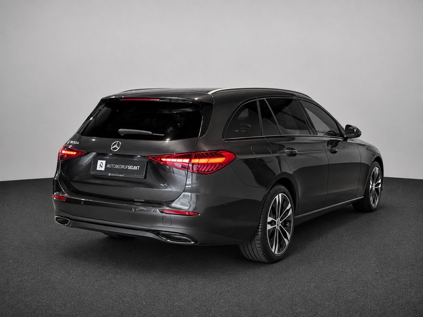Mercedes-Benz C-klasse Estate 300 e Night | Camera | Carplay, Auto's, Automaat, Dealer onderhouden, Zwart, 4 cilinders